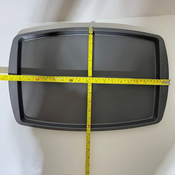 KitchenAid 3-Piece Bakeware Set | Baking Sheet, Cake Pan & Loaf Pan - Picture 12 of 16